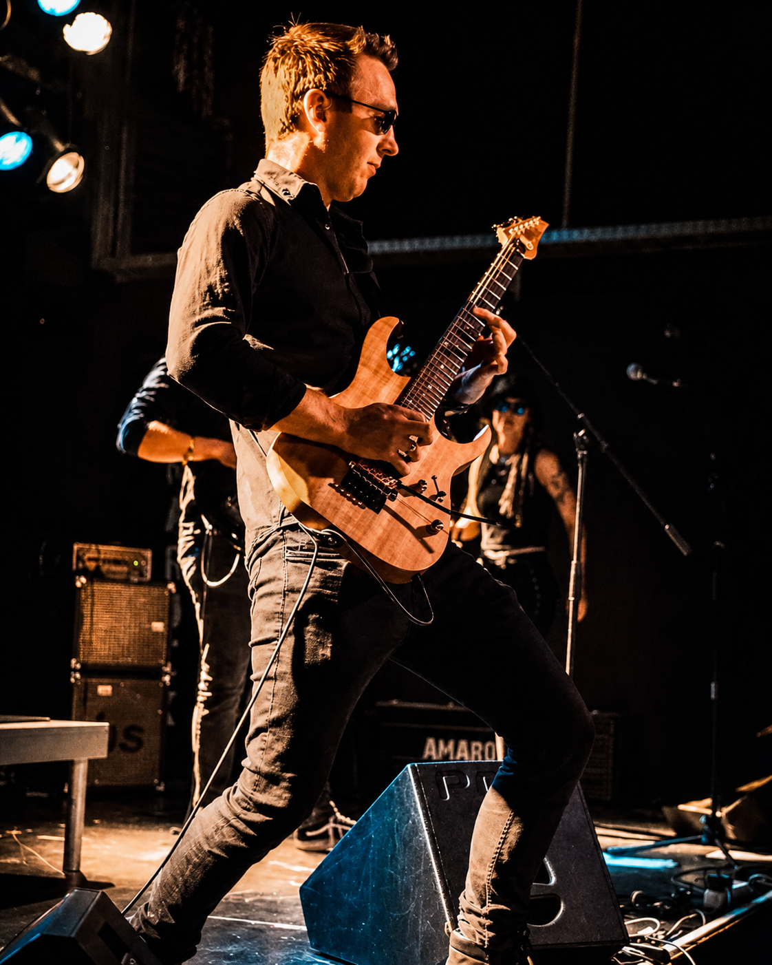 Tom · Guitar